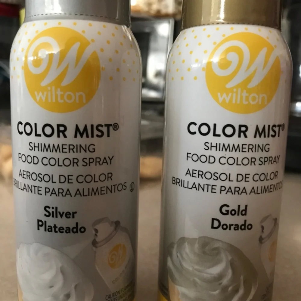 2ct Wilton 1.5oz Color Mist shimmering food color spray silver and gold NEW